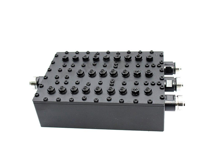 902-960MHz/1805-1880MHz/2110-2170MHz</p>Triplekseri