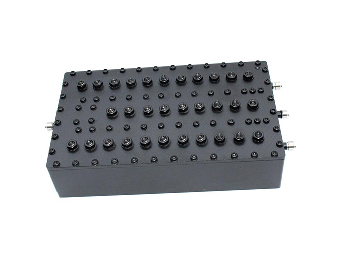 824~849MHz /1648~1698MHz /2472~2547MHz</p>Triplexer(B)