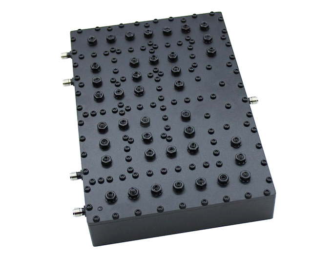 791-821MHz/1805-1880MHz/2110-2170MHz/2620-2690MHz</p>Quadruplexer