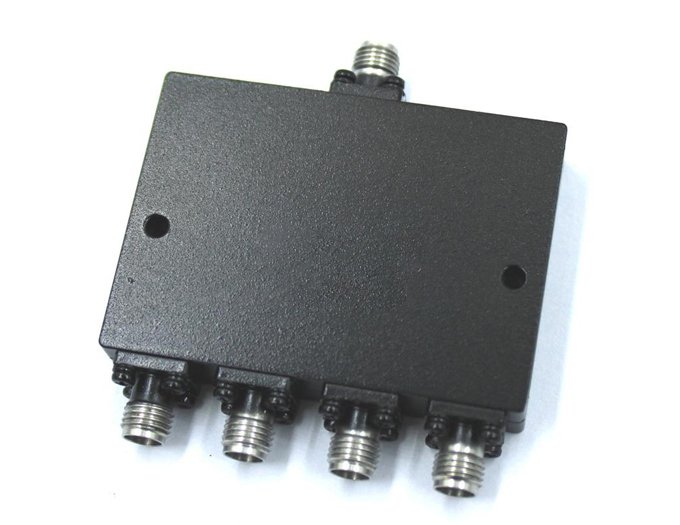 10~40GHz</p>Diviseur De Puissance à 4 voies